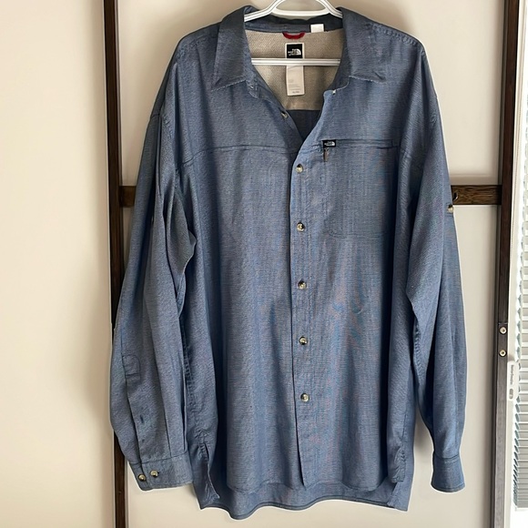 North Face  Activewear Utility  shirt with pockets . - Picture 1 of 9